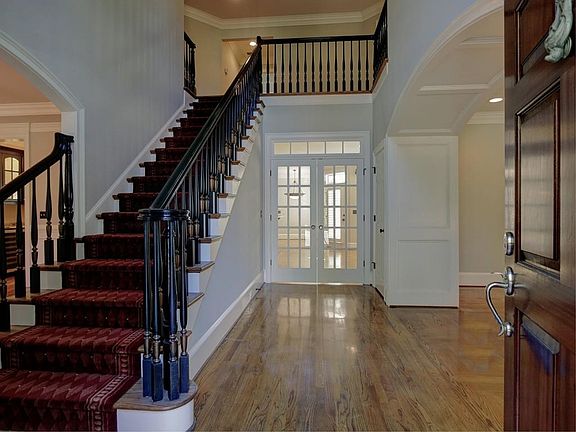3rd image of 4630 Wynmeade Park NE