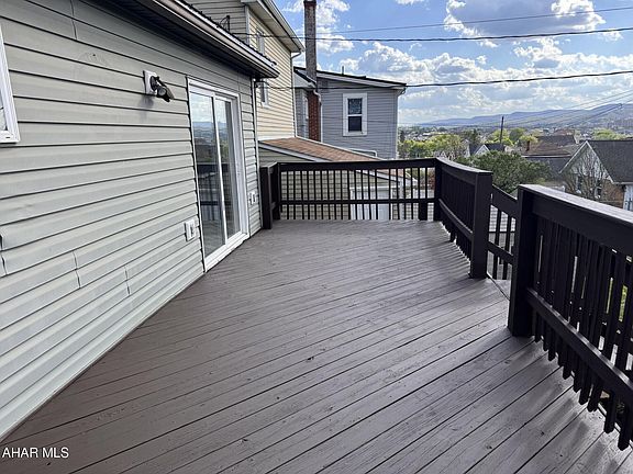 3rd image of 224 E 3rd Ave