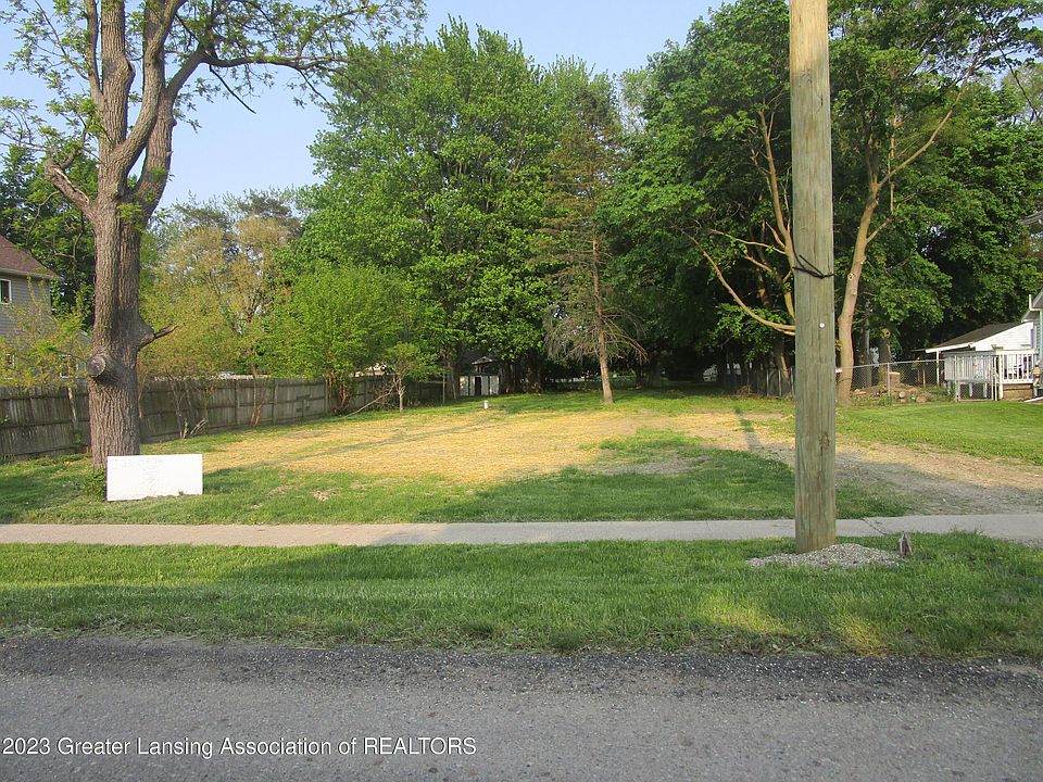 2nd image of 379 Charlotte St