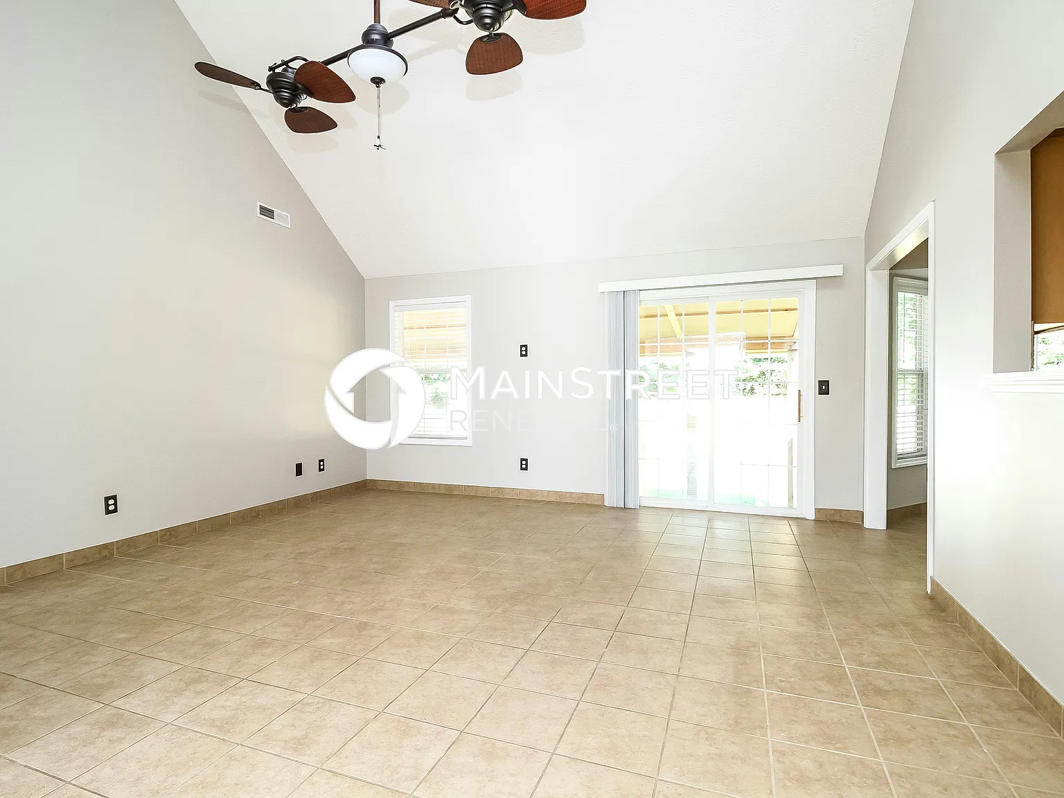 353 Clearlake Dr — Photo 3