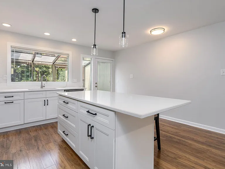 7 Belaire Way — Photo 11