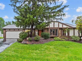 1924 Claymills Dr, Chesterfield, MO 63017