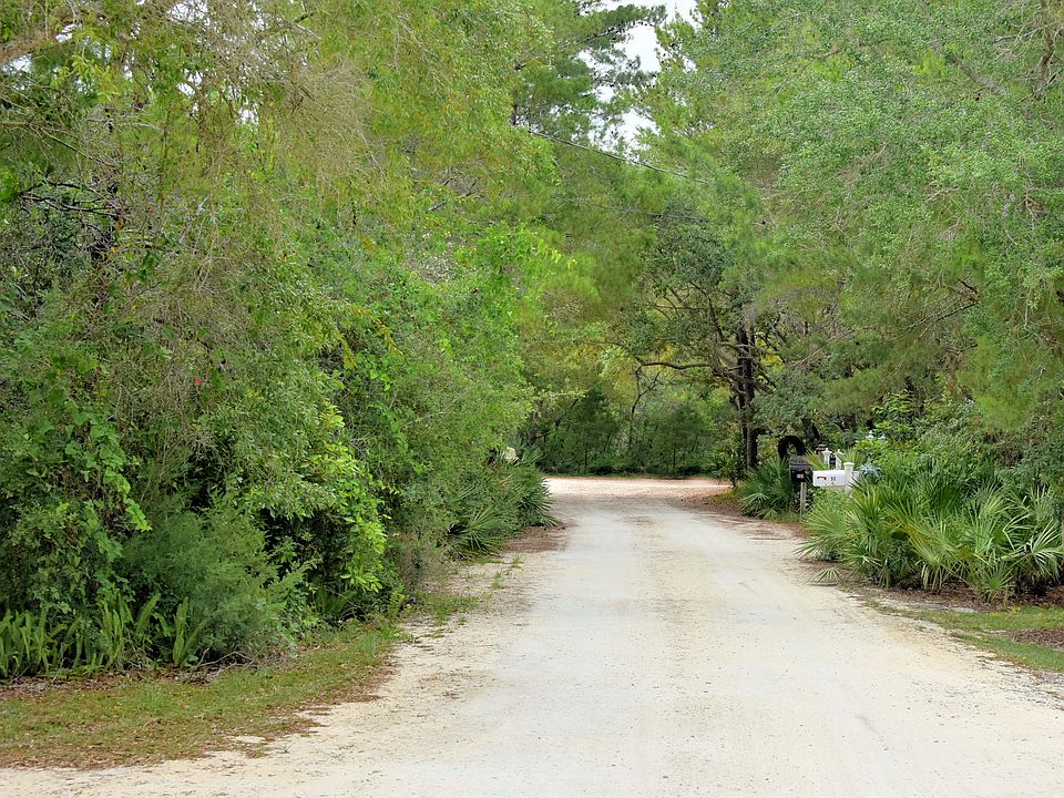 1st image of 9 N Lake Dr