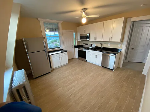 807 Clay Ave #3L Photo 1