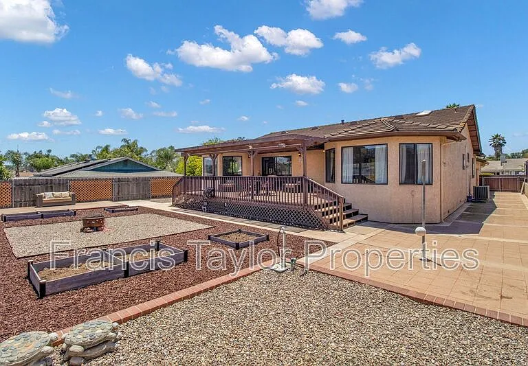 749 Flagstone Ct — Photo 26