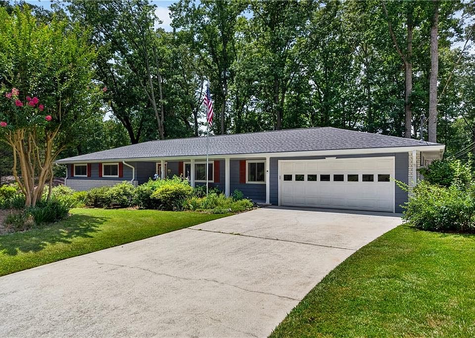 1st image of 2500 Caladium Dr NE