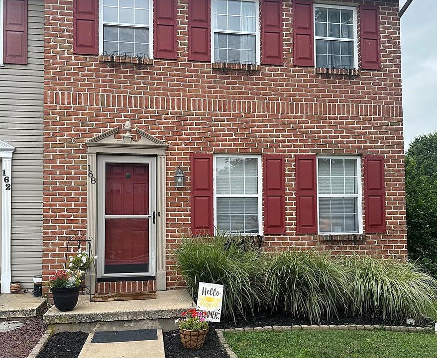 1st image of 168 Foxchase Dr