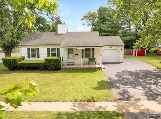 383 Raupp Blvd, Buffalo Grove, IL 60089