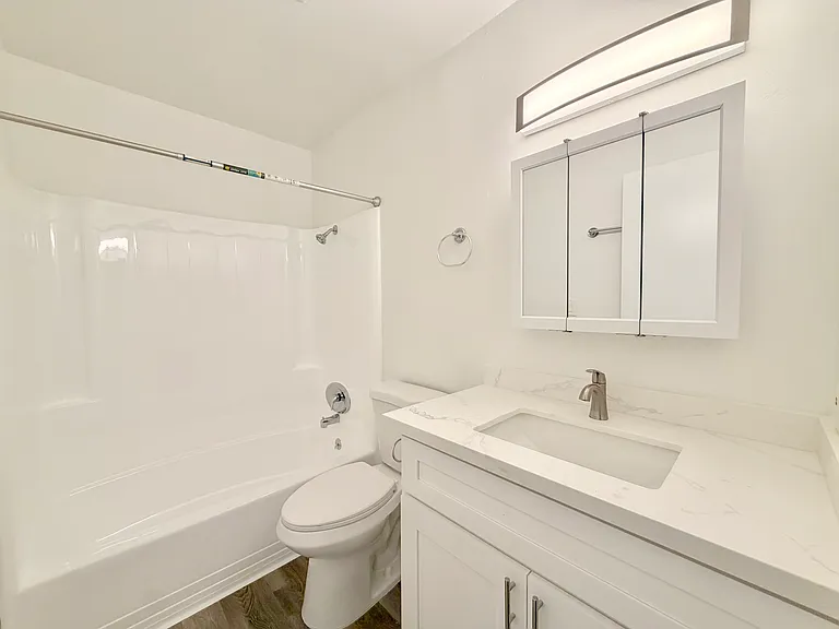 120 W Grand Ave #102 — Photo 7