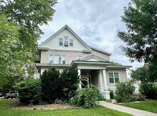 823 W 22nd St, Kearney, NE 68845