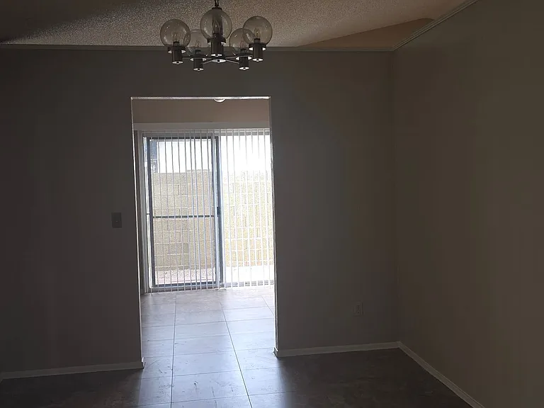 6407 W Brown St — Photo 7