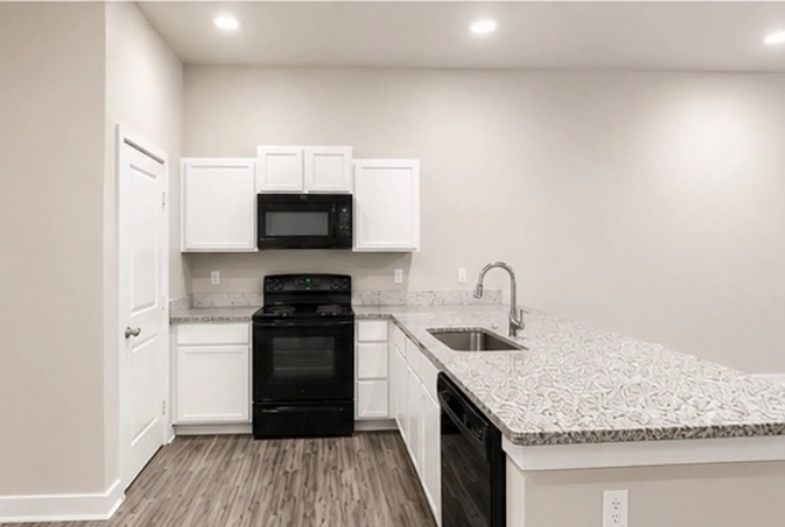 Upland Heights- 9710 Saratoga — Photo 2