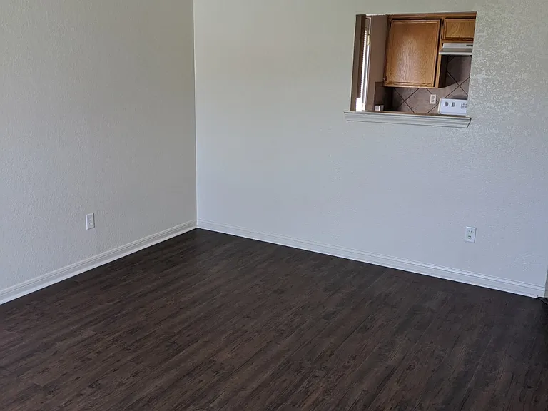 1102 Nicholas Cir #A — Photo 8