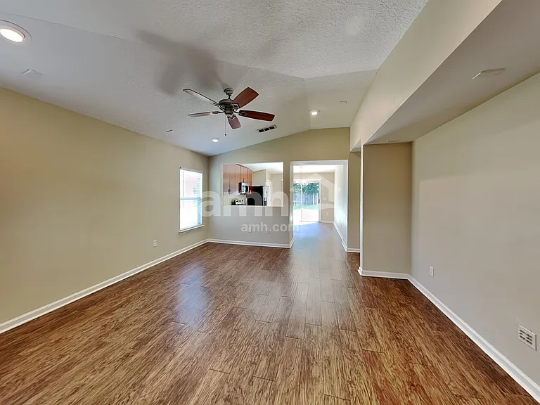 12607 Wooded Bluff Ct — Photo 9