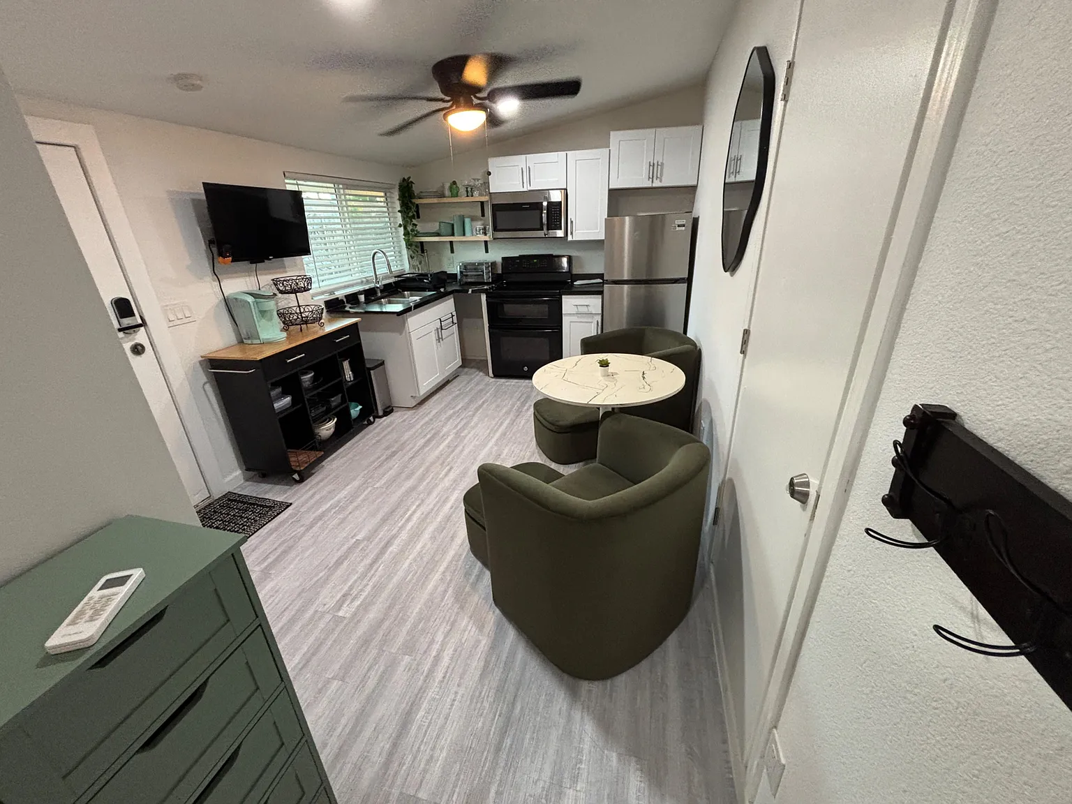 1 bed, 1.0 bath, 200 sqft, $1,481 — Photo 3