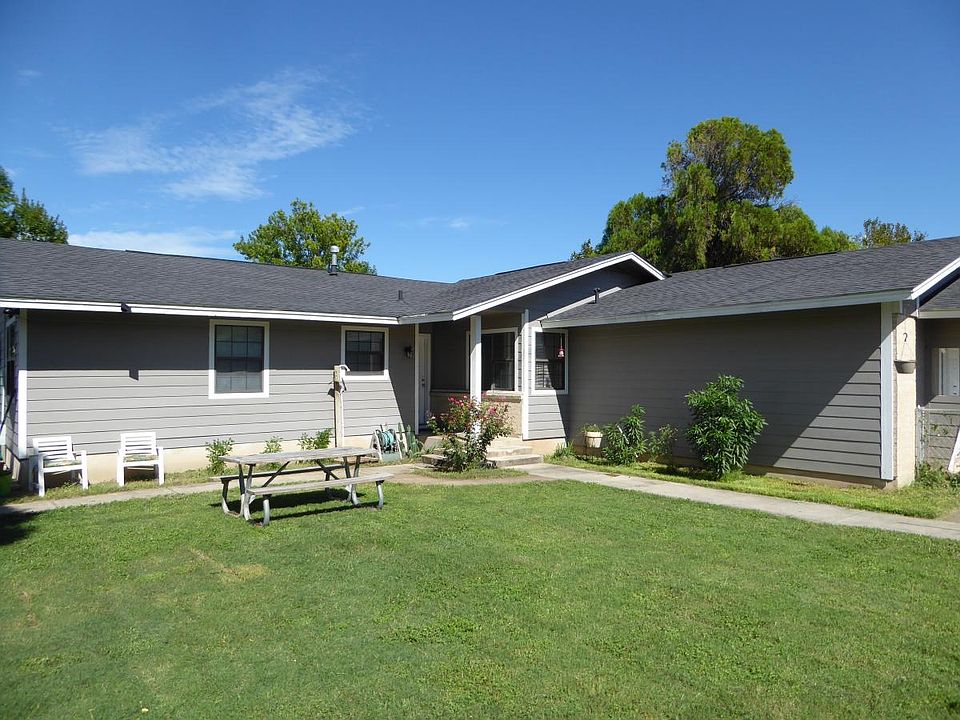 1st image of 1301 Barbara Dr