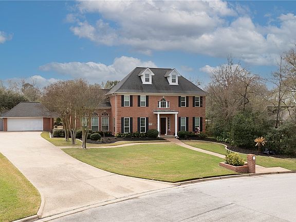 3rd image of 2926 Camille Dr