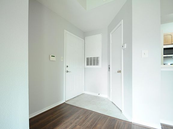 4th image of 3903 Penderview Dr APT 1506