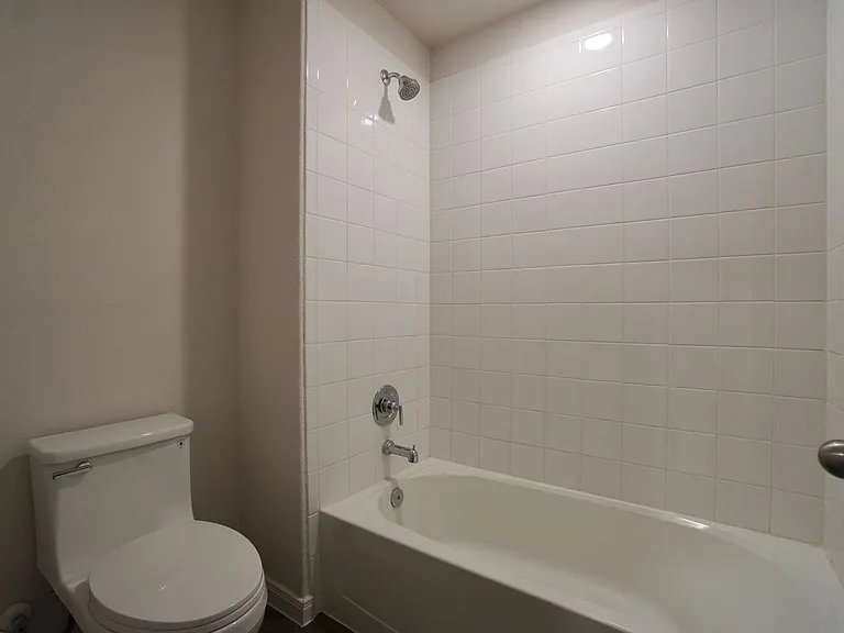 115 Bethpage Dr — Photo 34