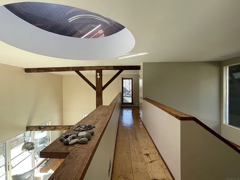 58 Wells Hill Rd — Photo 23