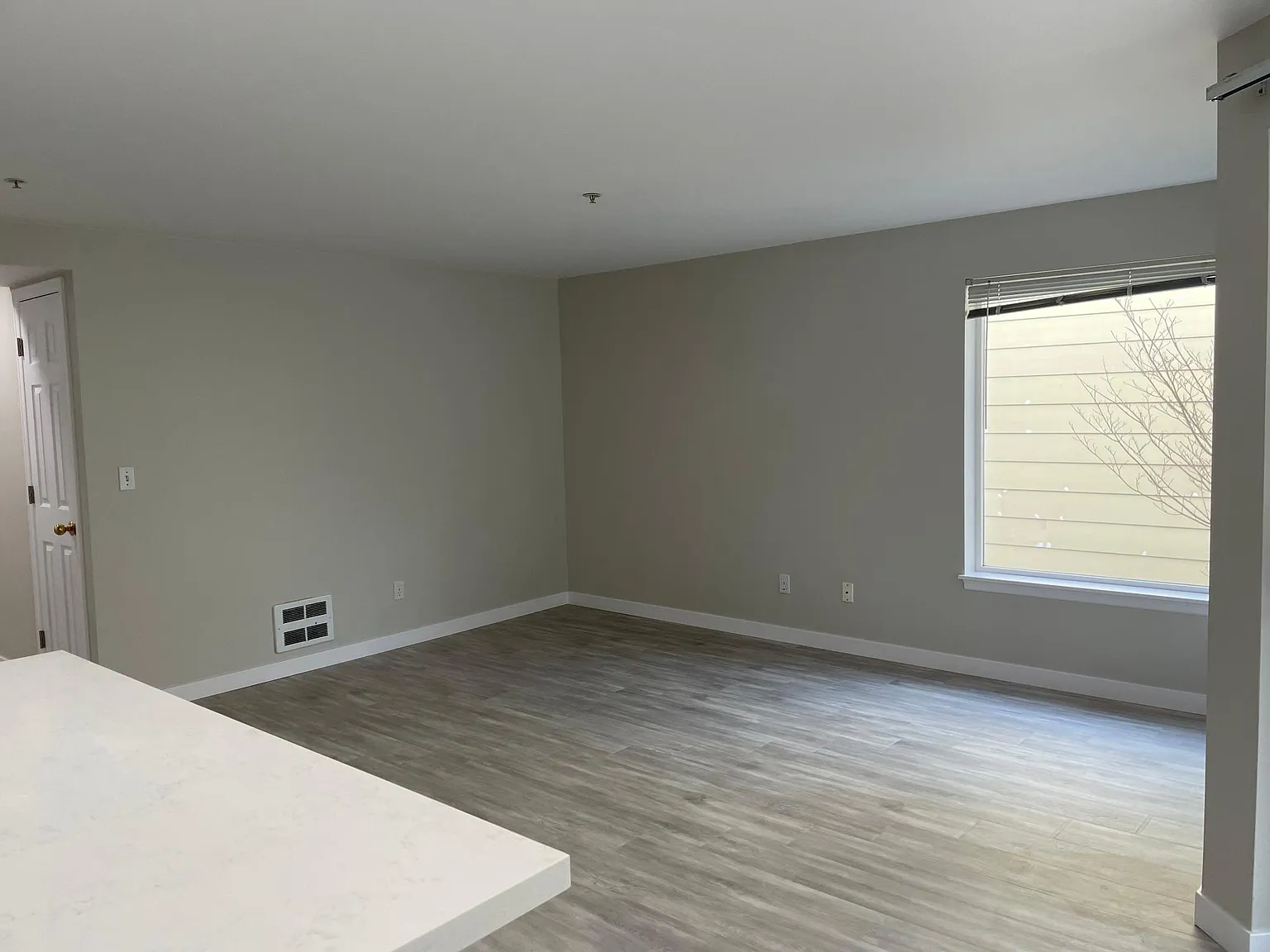 2 bed, 1018 sqft, $2,250 — Photo 4