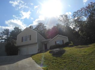6739 Hiddenlake Dr, Rex, GA