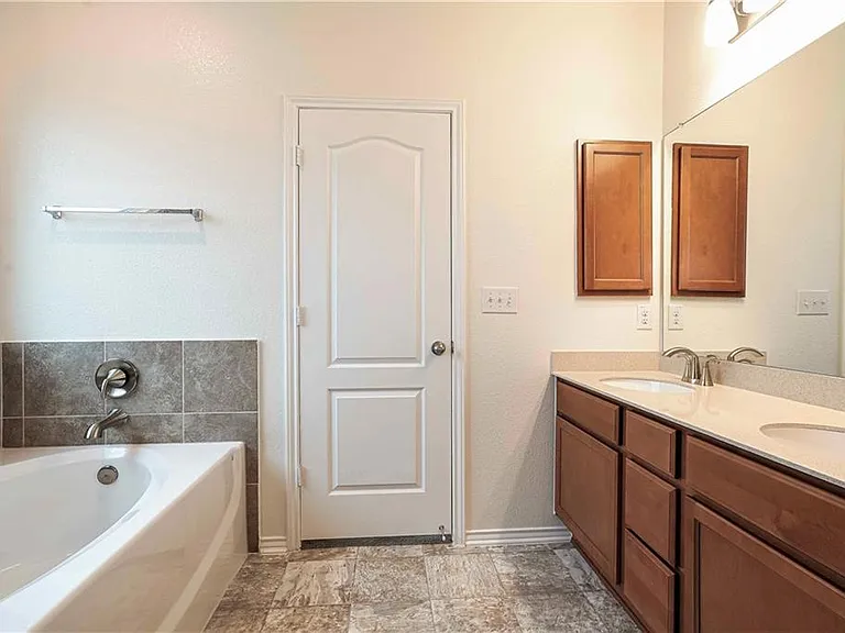 707 Dogwood St — Photo 8