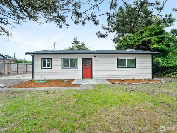 328 Ensign Avenue NW, Ocean Shores, WA 98569