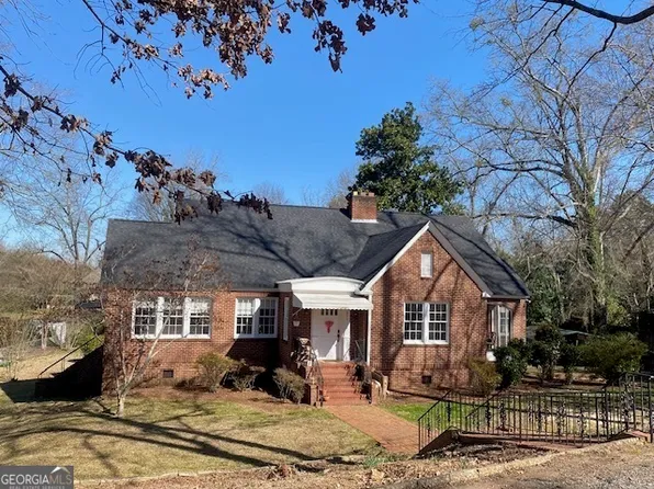 311 E 4th St, West Point, GA 31833