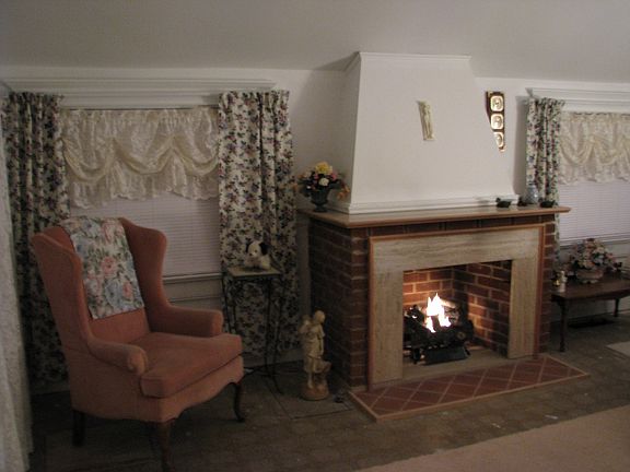 4th image of 18702 Saint Clair Ave