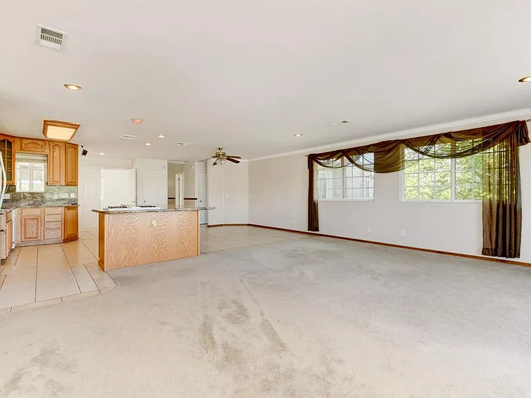 5993 Howell Dr — Photo 7