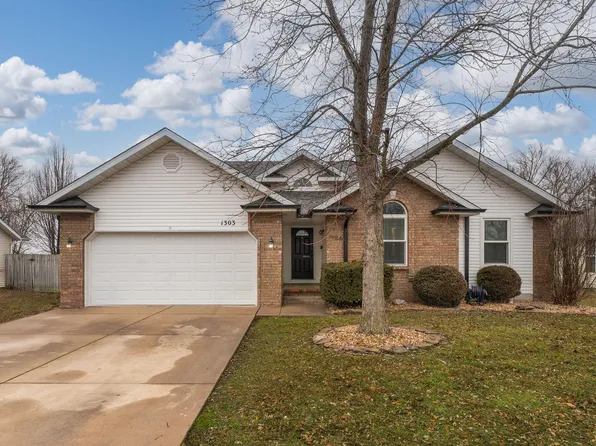 1303 W Mcguffey Street, Ozark, MO 65721