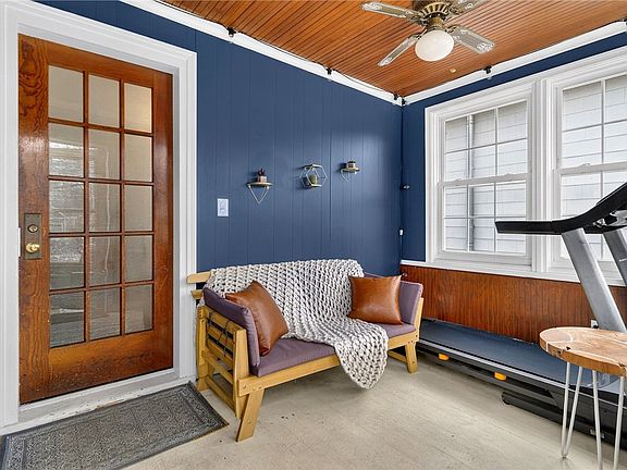 3rd image of 809 N Tioga St