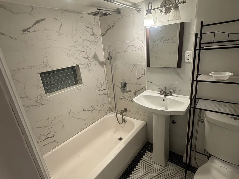 8470 Homelawn St #1B — Photo 3