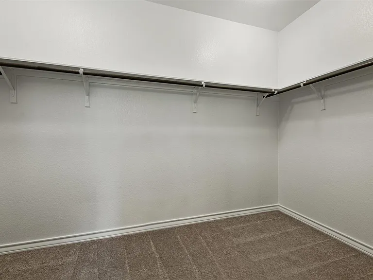 4004 Harbor Point Dr — Photo 25