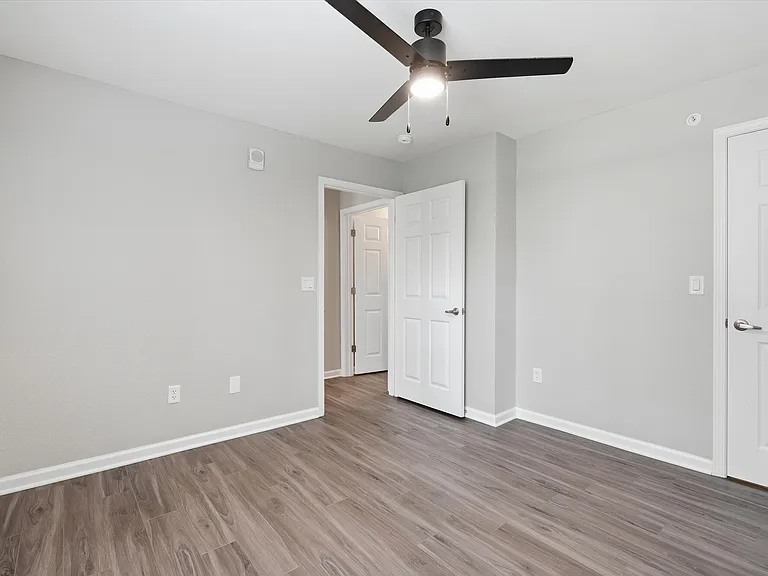 Villa Estates at Lenexa — Photo 54