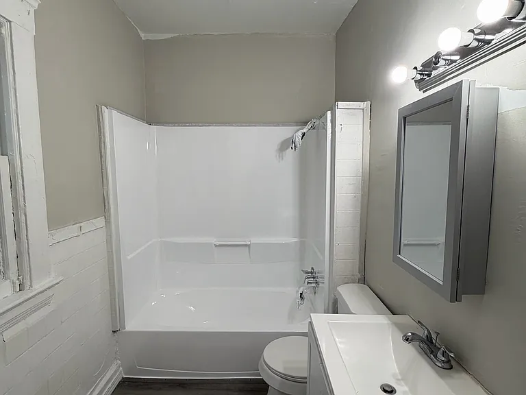 1369 E 124th St #1 — Photo 5
