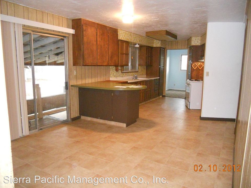 2nd image of 230 Main St