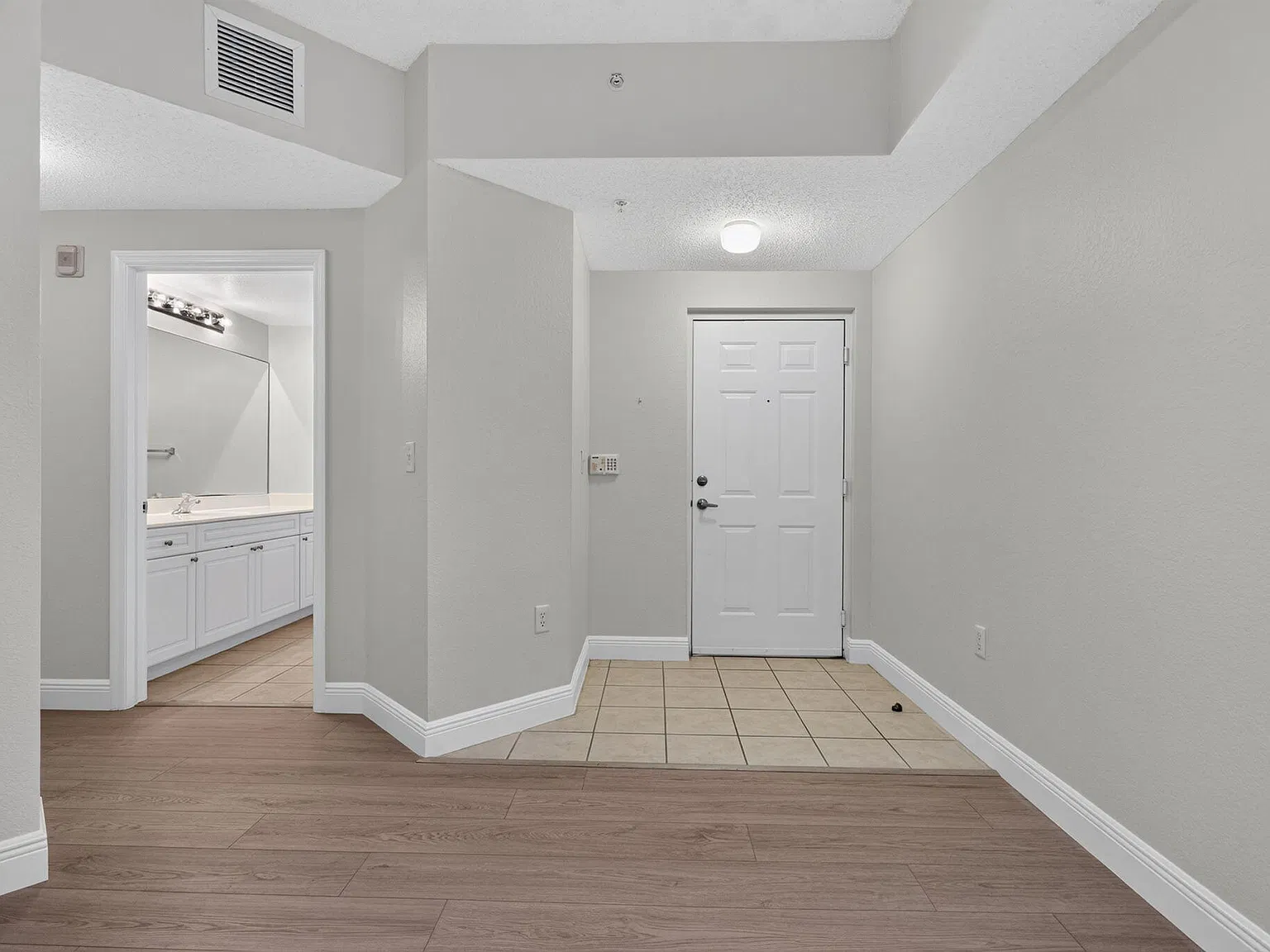3020 Alcazar Pl — Photo 2