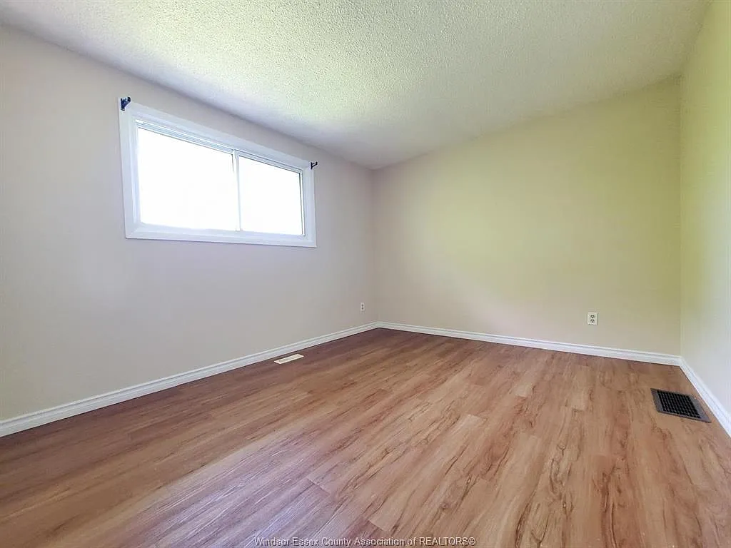 3 bed, $2,700 — Photo 3