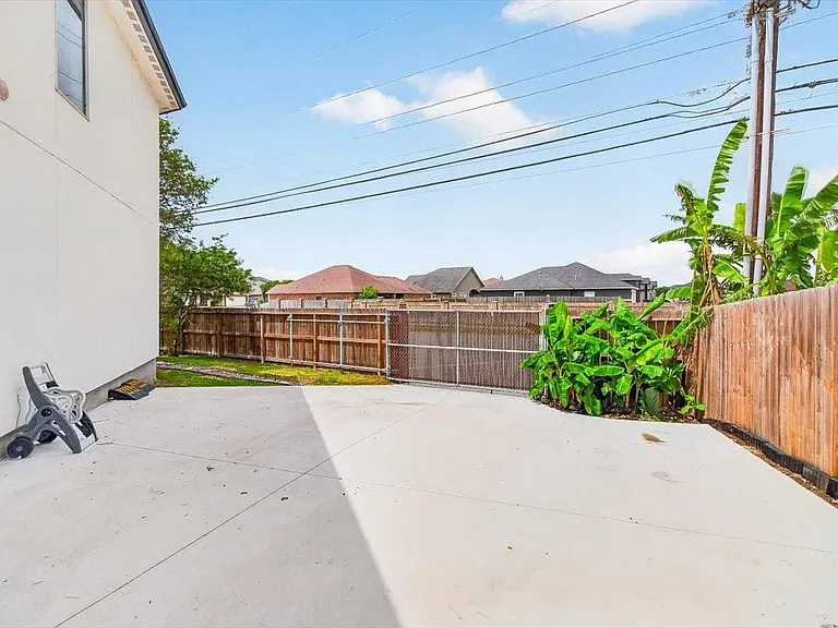 8417 Macarena Dr — Photo 37