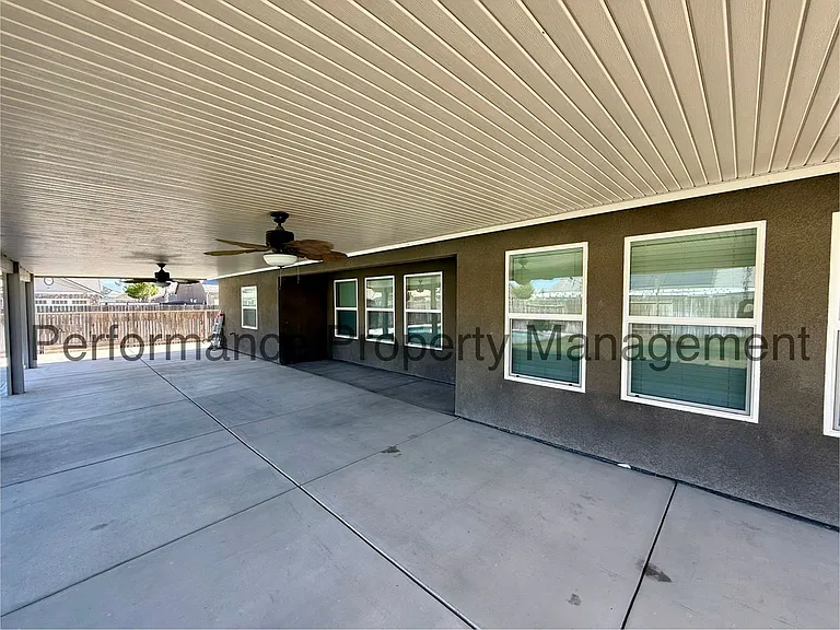 9024 Selma St — Photo 16