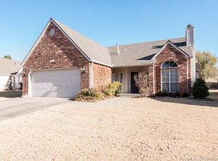 8805 S 92nd Ct E, Tulsa, OK 74133