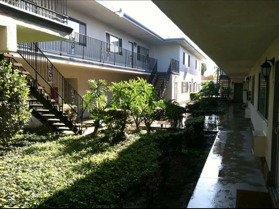 Building Photo 5
