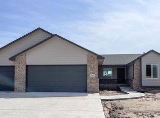 1304 Main St, Halstead, KS 67056