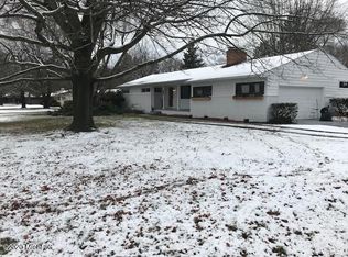 1875 Crestwood Ln, Norton Shores, MI