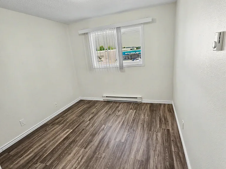 4001 Enemark Cres — Photo 25