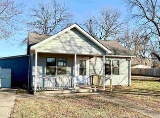 1002 S 9th St, Blackwell, OK 74631