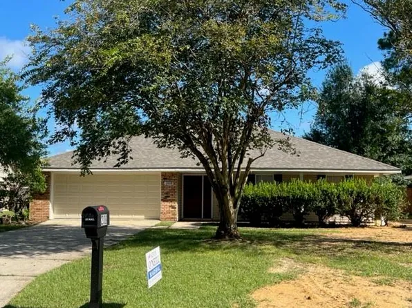 208 Lake Village Blvd, Slidell, LA 70461
