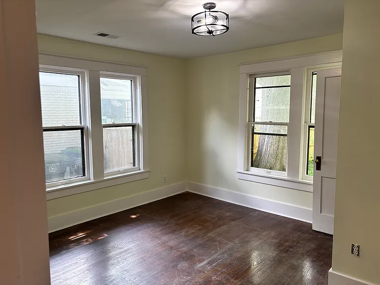515 Alexander St — Photo 7